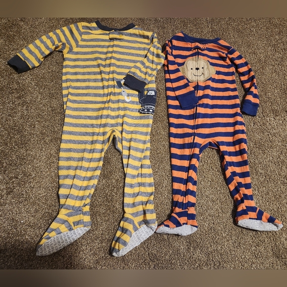 Set of 2 Carter's 12 Months Sleepers - Picture 2 of 12